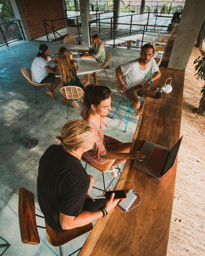 Endless Summer Surf Camp Kuta Kuta  Exterior photo