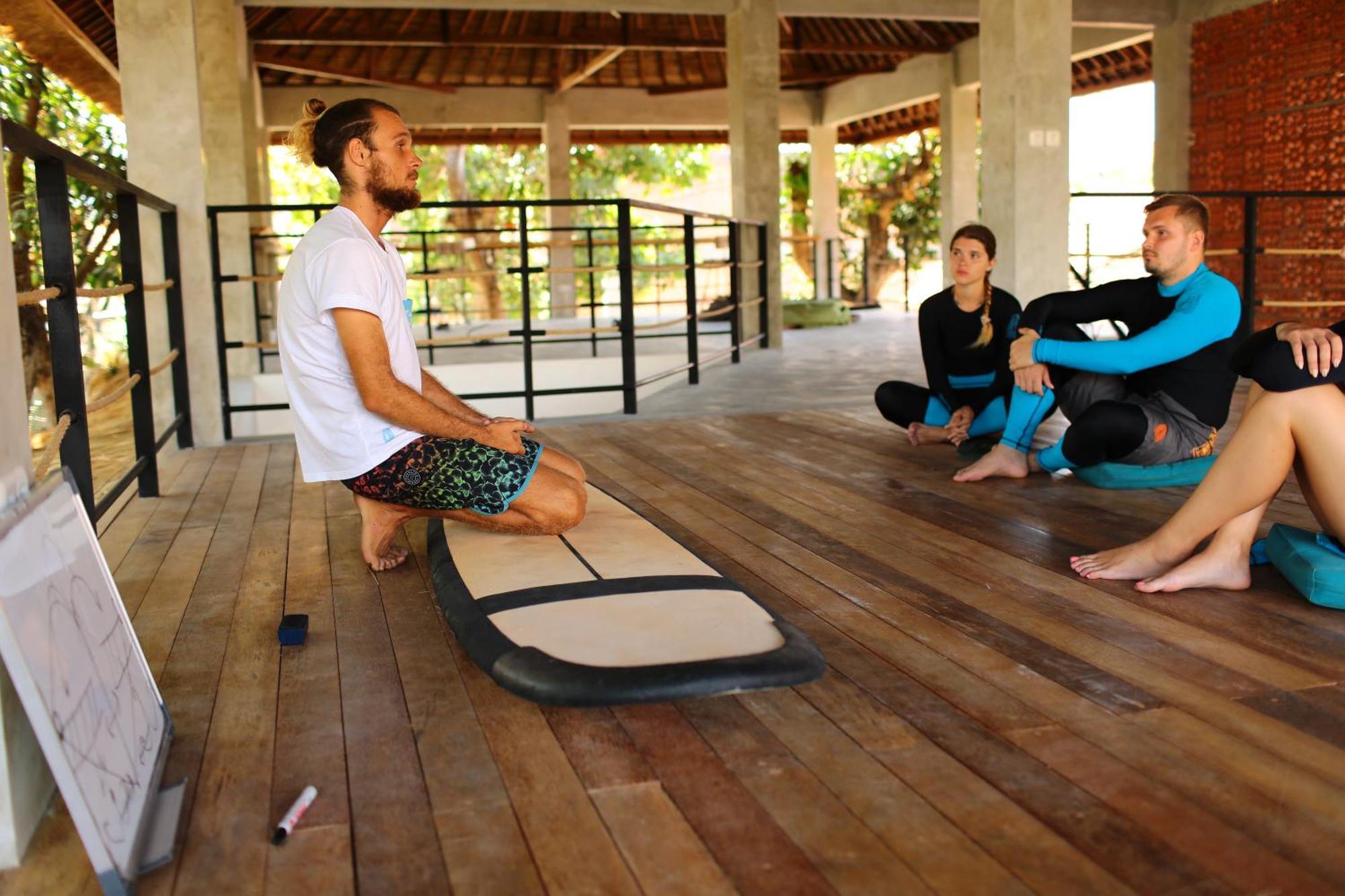 Endless Summer Surf Camp Kuta Kuta  Exterior photo